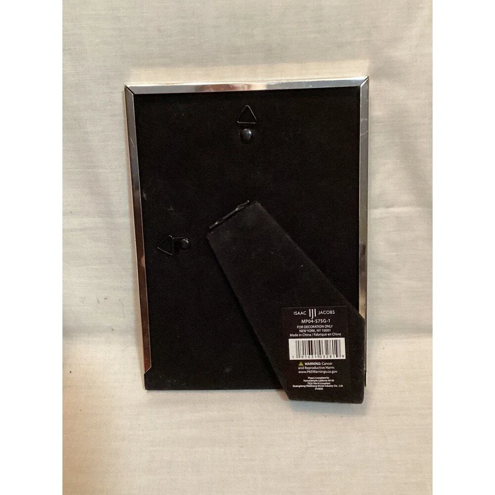 Isaac Jacobs Modern Style Silver Colored Basic Stylish Glass Picture Frame